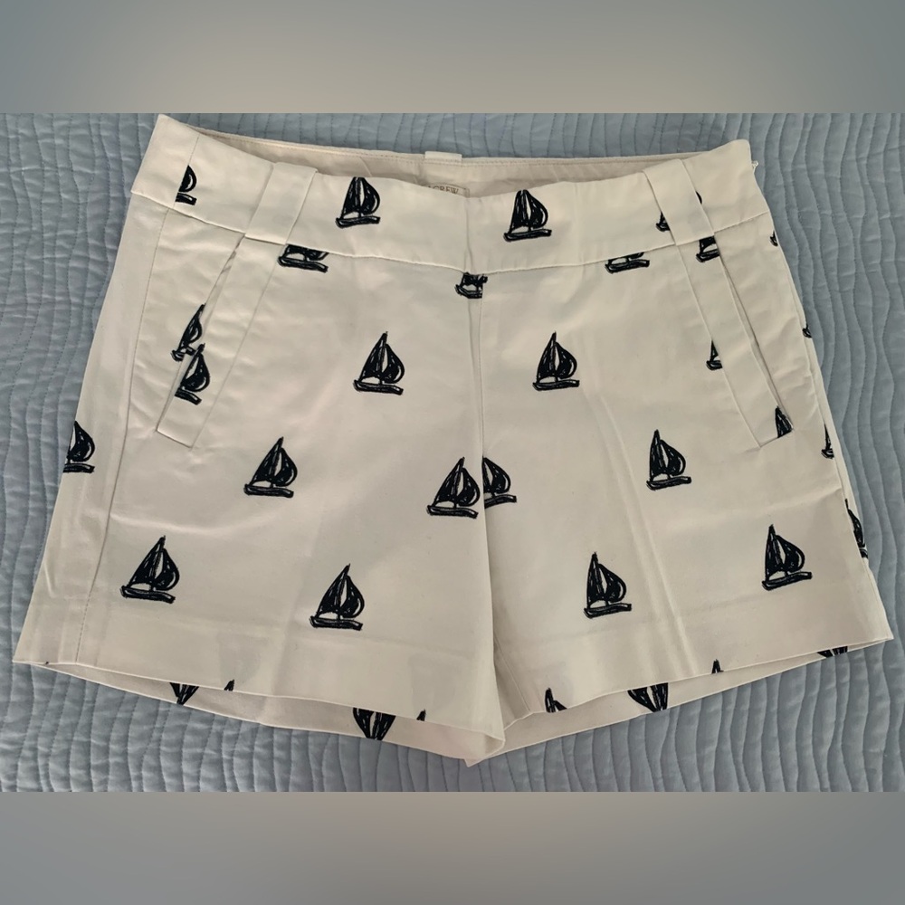 Pretty sailboat blue & white print shorts by J Crew. Size 6